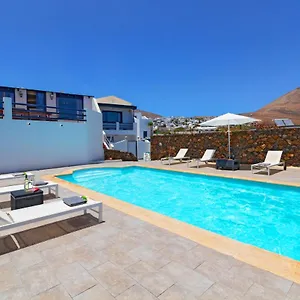 https://casa-buena.in-canary-islands.com