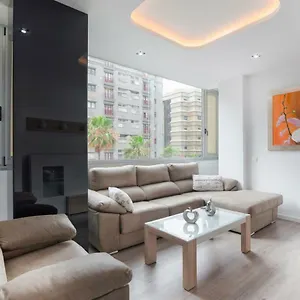 https://apartamento-de-lujo-mesa-y-lopez-playa-las-canteras.in-canary-islands.com